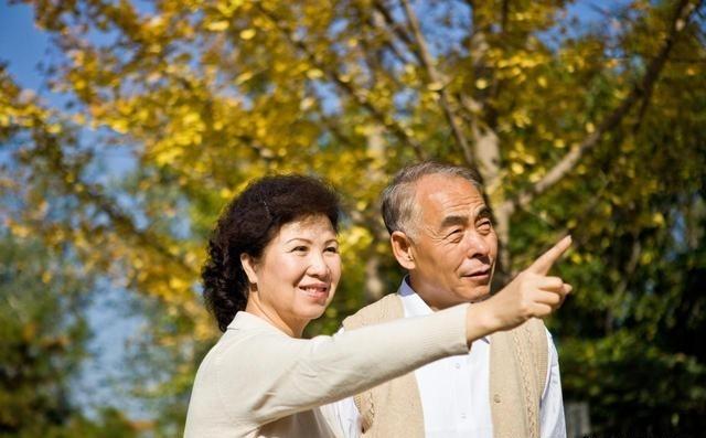 痛风，这个似乎离我们很远的疾病，常常被人们误解为只是关节的偶尔不适。痛风带来的危