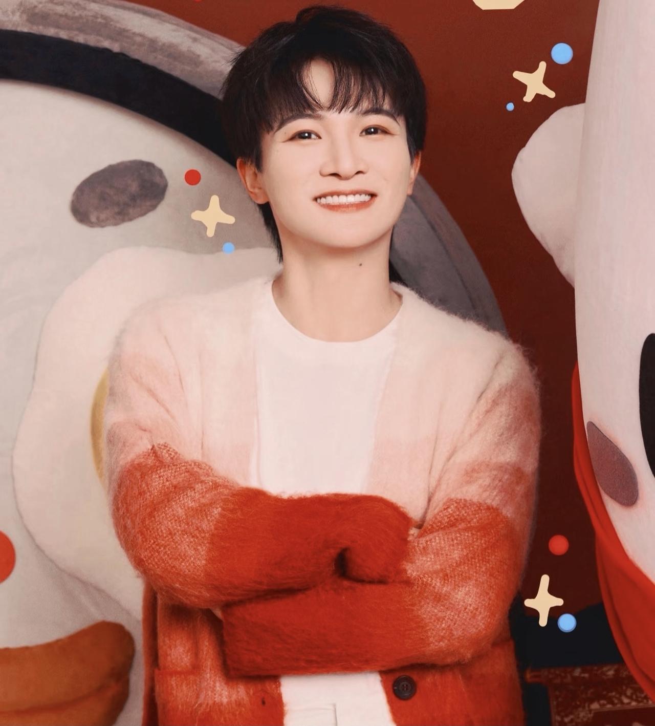 大家发现了吗，周深自降身份去给短剧唱主题曲，并不是为了用自己的名气给短剧