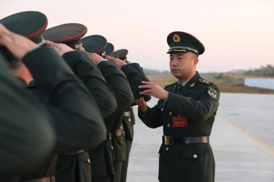 一次，我参加师里组织的四级主官（师、团、营、连）集训，当时专门成立了一个集训营。