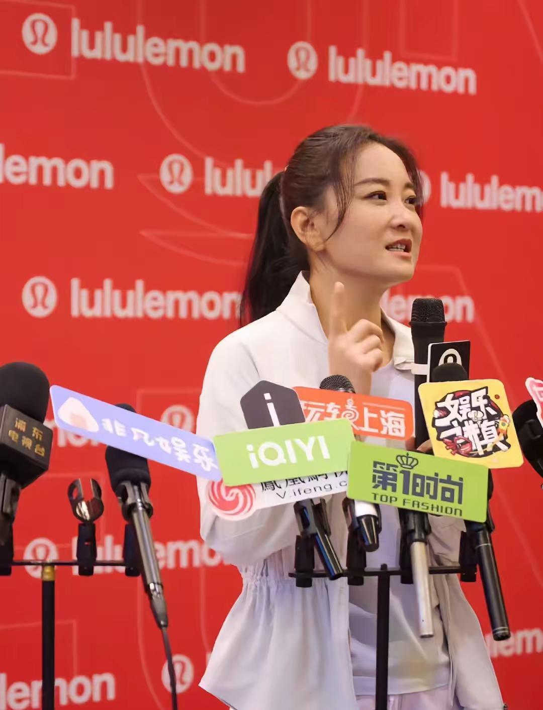 贾玲自从瘦了以后，最大的变化并不是外表，你发现没有，现在的贾玲不管什么时候出