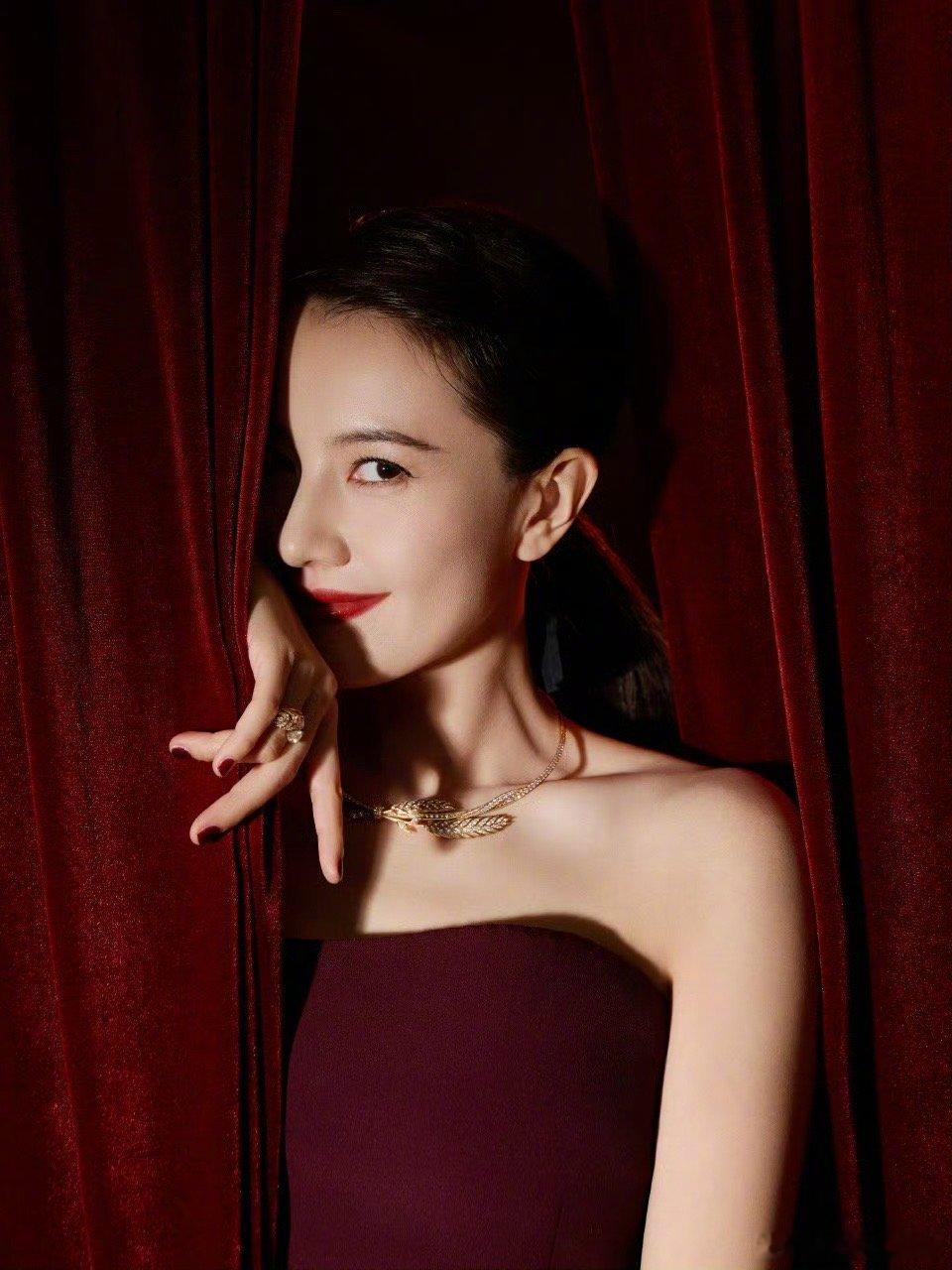 高圆圆姐姐真的好美😍，随便一拍都这么出片！｜高圆圆