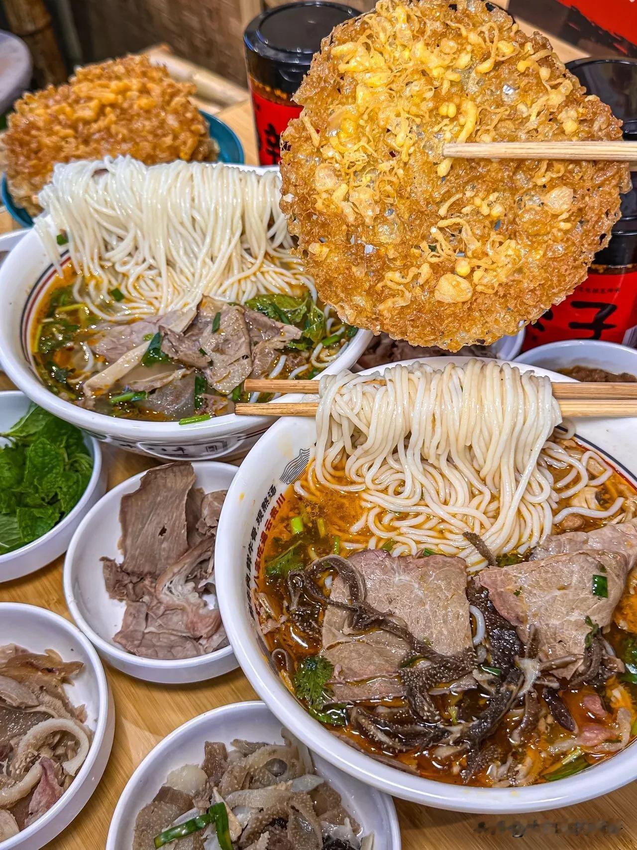 吃到爽的感觉，真的绝了！每次吃到特别合胃口的美食，嘴巴就停不下来，心里乐开了花