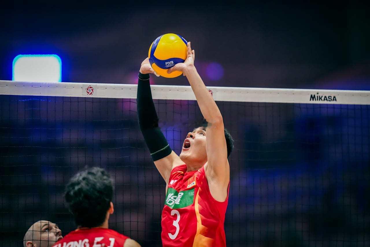 中国男排3-0泰国男排（亚运会1/4决赛）中国男排二传王鹤斌1分（1扣0中0失误