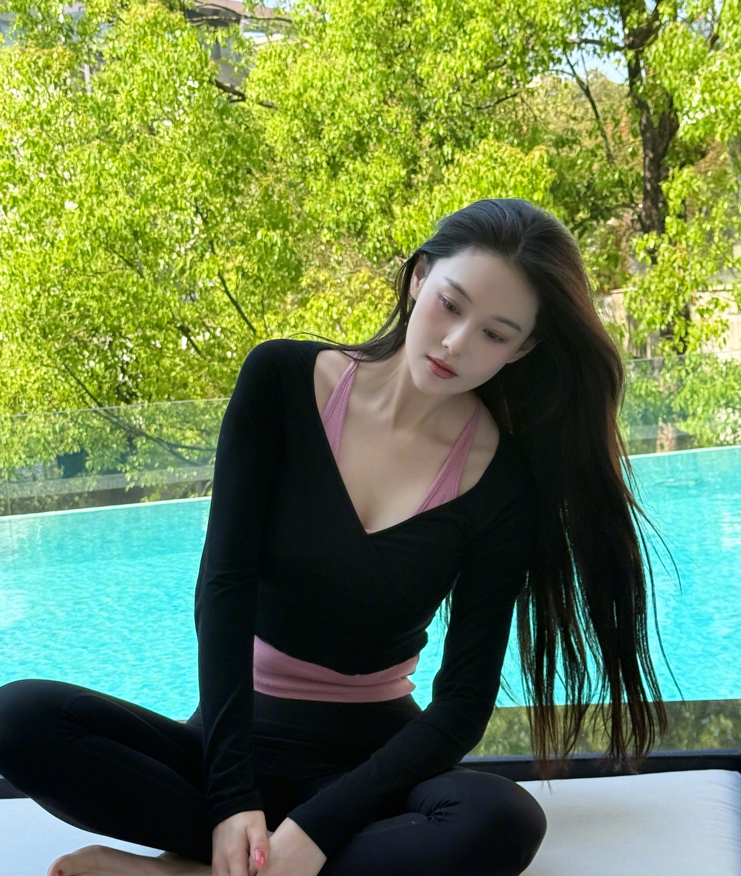 张馨予｜大美女的气质就是气定神闲气血很充足的美好漂亮…..