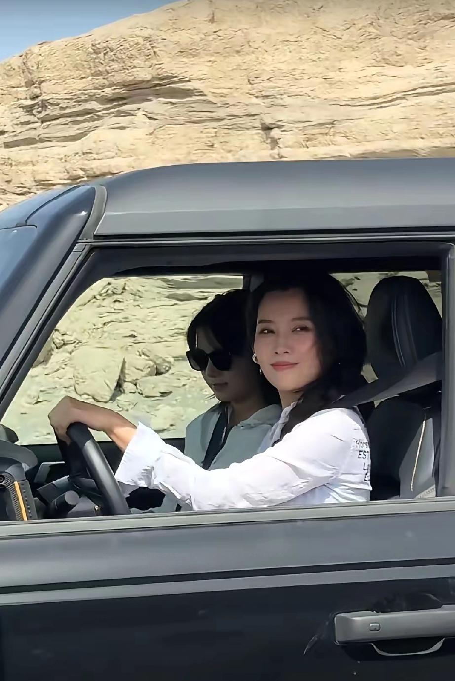 反差感十足！森林北两种状态曝光，难怪汪峰动了心森林北两种状态反