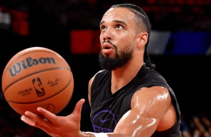 NBA常规赛，太阳主场122-124惜败老鹰。全场比赛，太阳后卫狄龙-布鲁克斯