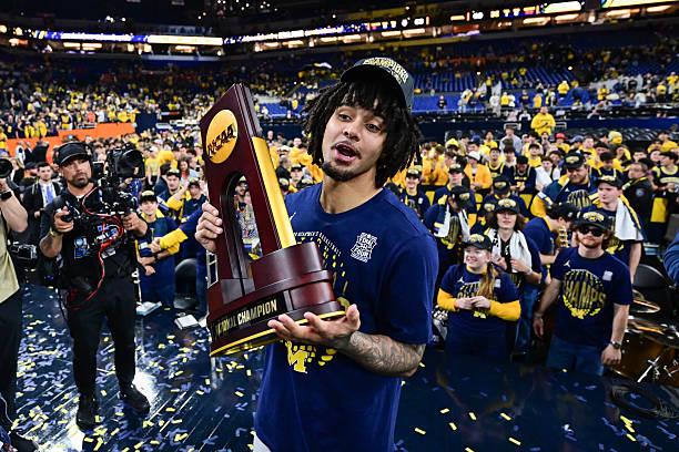 我盘了下过去20年NCAA四强赛MOP得主的情况，其中选择留校的总冠只有四名，分