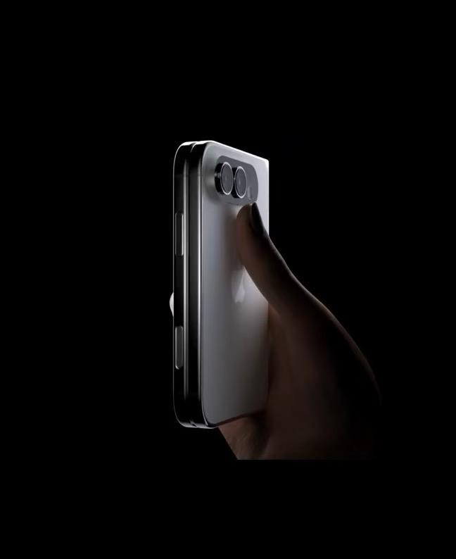 iPhone折叠屏现已在富士康试生产📱折叠屏iPhoneFold现已