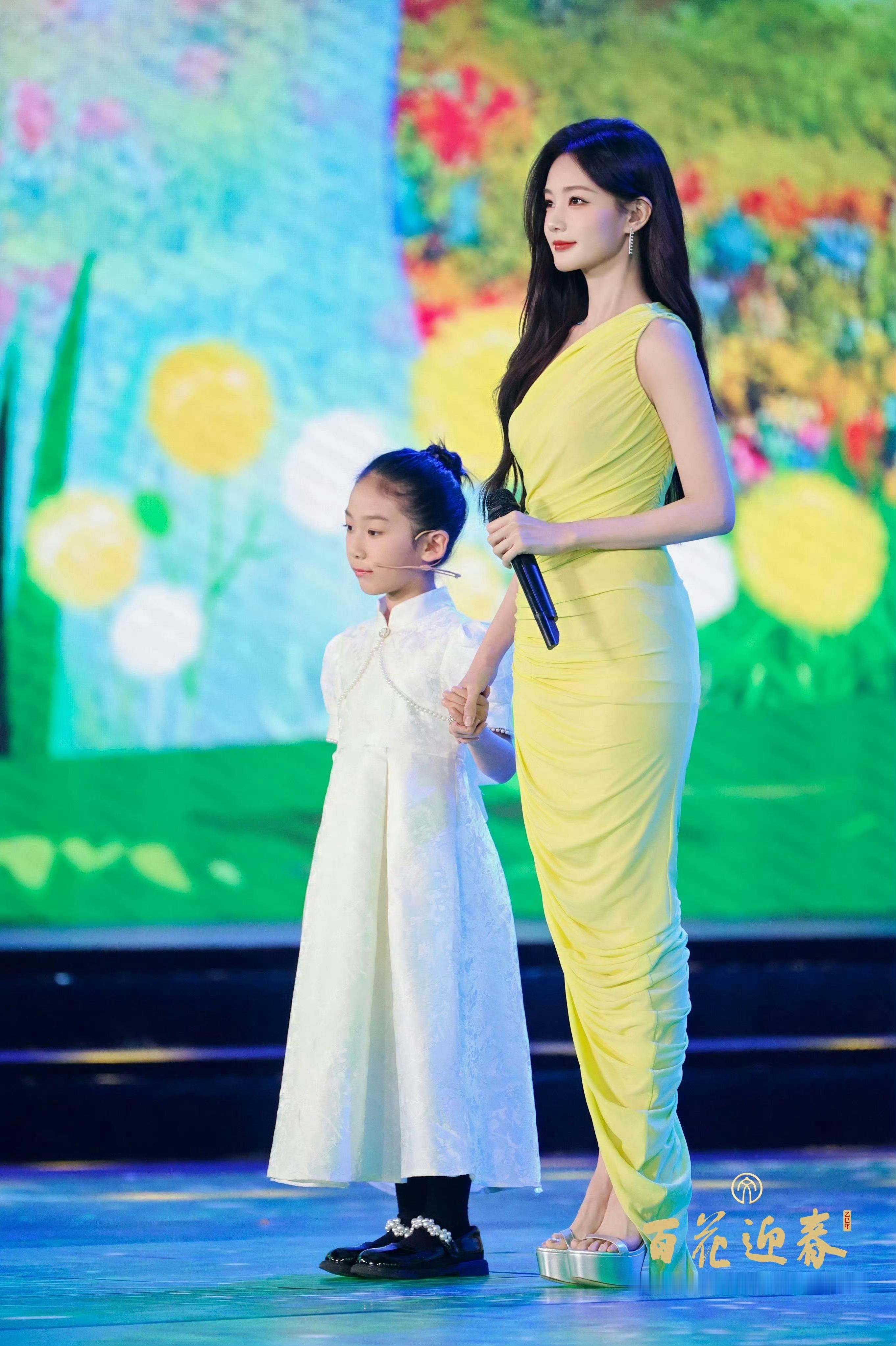 李一桐穿旗袍妈妈级别​​​
