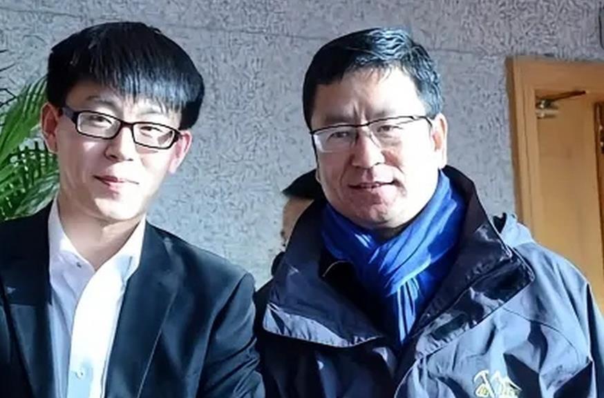 白岩松的独生子白清扬，高三因成绩优秀，被保送到英国伦敦国王学院。未曾想，