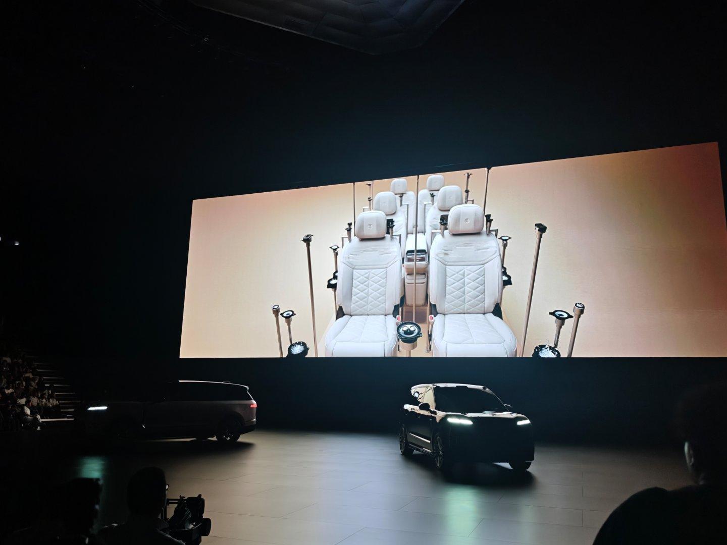 “ES9可能是全球首款围绕声学系统原生设计的座舱”这是还站在了ET9/三代ES8