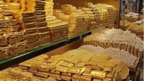 黄金市场正迎来一场由年轻人主导的“变革风暴”。95后成消费主力，线上黄金半数被其