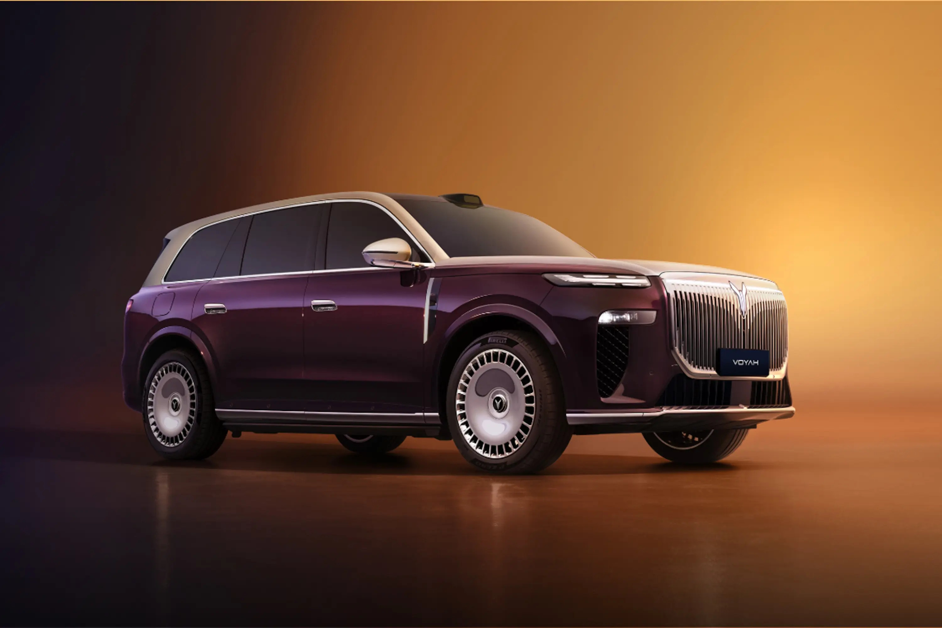 岚图泰山这台中式豪华旗舰SUV，真的把质感和实用性平衡得很好。鲲鹏展翼前脸辨识