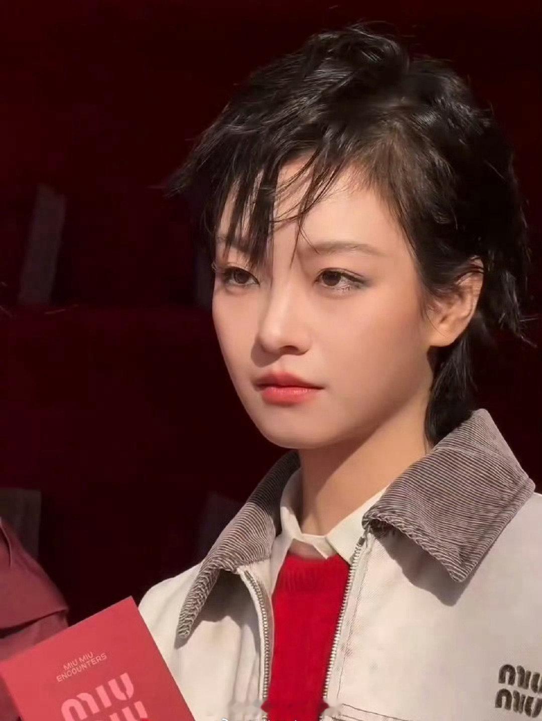 Miumiu今日份活动生图，来评状态？刘浩存赵今麦李庚希