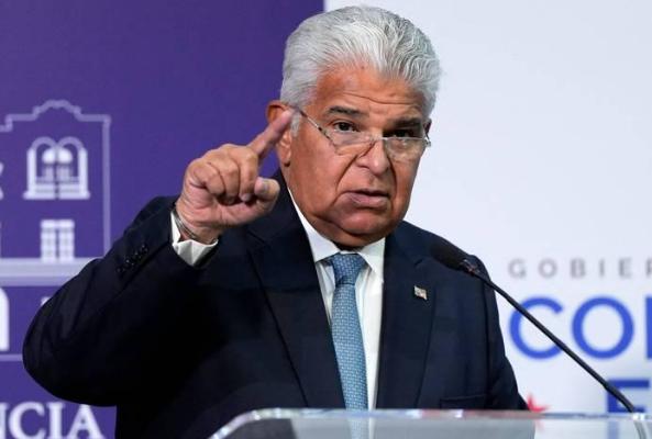 太惊人了！一夜之间，全球近9000艘巴拿马籍船只纷纷连夜换旗，场面震撼到让人不敢