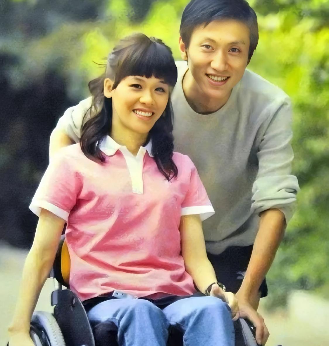 讲个狠人，桑兰。胸部以下，全没知觉，一个连上厕所都要人帮忙的女人。她不光嫁给了