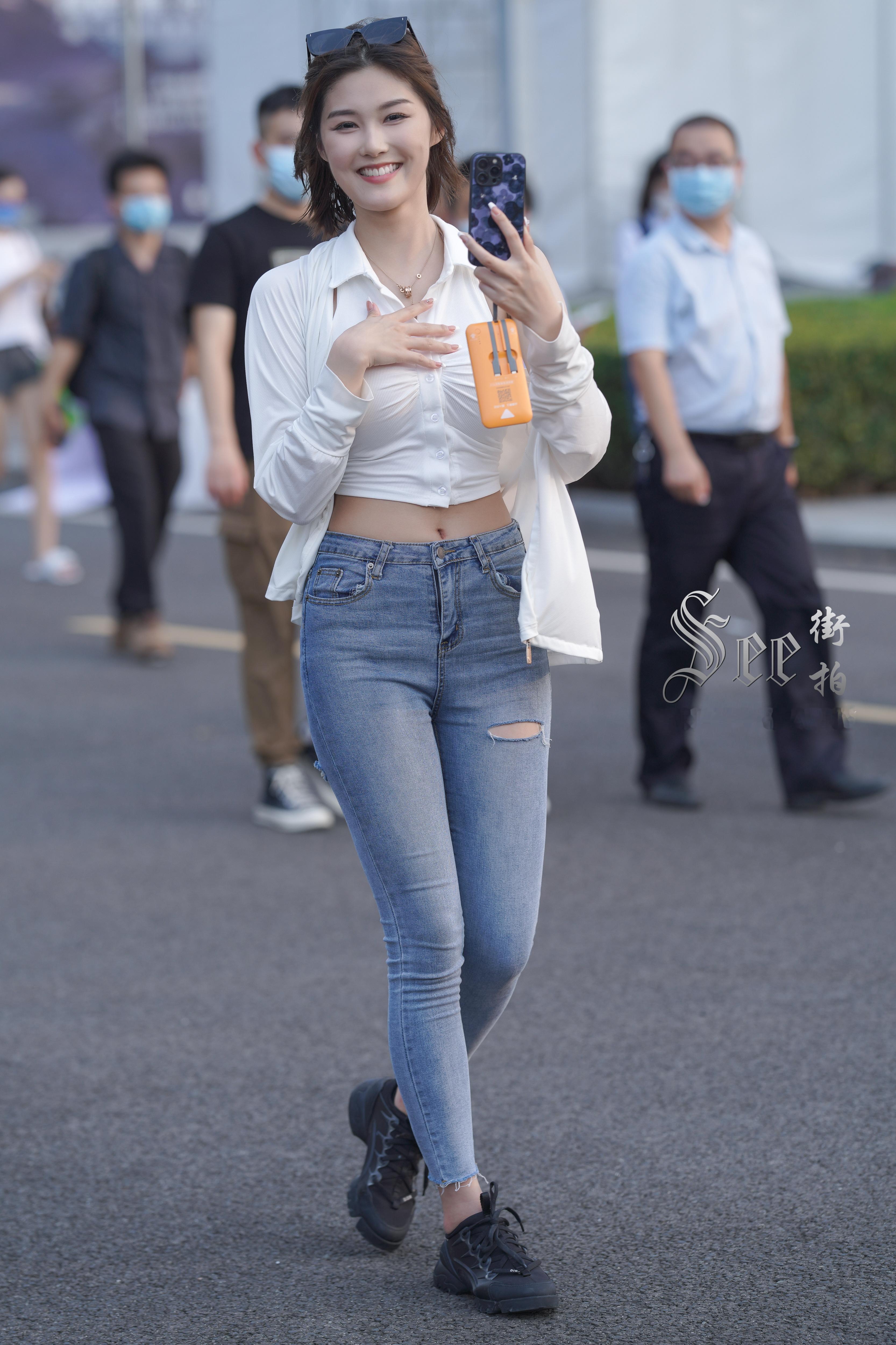 牛仔裤简单活力美~~​​​