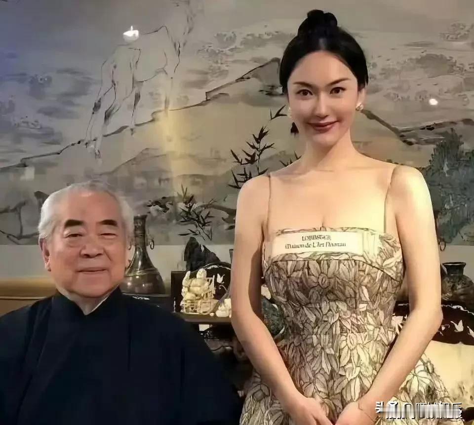 87岁范曾近况引热议！官宣与小48岁的妻子徐萌喜得一子，还把所有资产都交予对方打