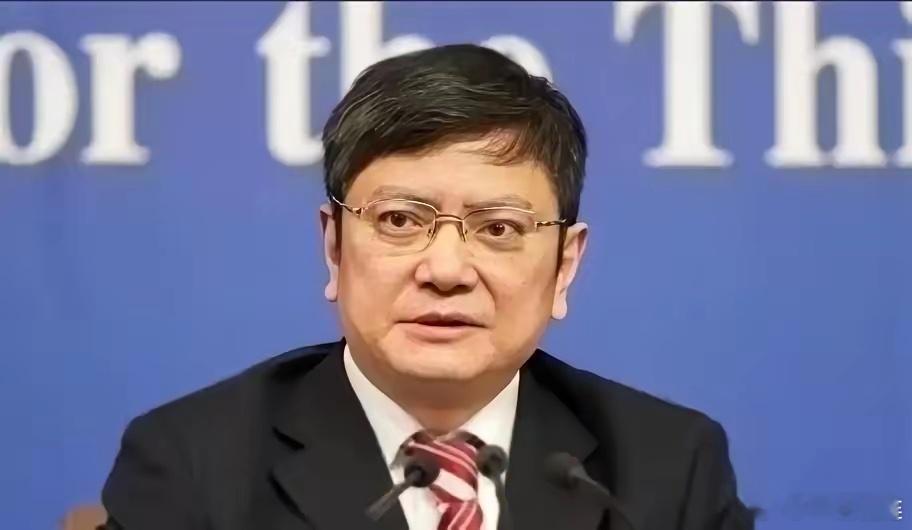 郑强教授这话，算是把窗户纸捅破了。他说AI再这么搞下去，饭碗都要成问题了。这话听