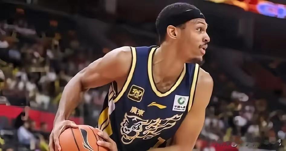 辽宁又开始瞎折腾了，不知道怎么想的，为了补强锋线居然签约广东弃将贝兹利。这是打算