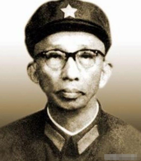 1955年，开国少将李迎希，因为误会，授衔时评低了一级，他对此十分不满，就写信给