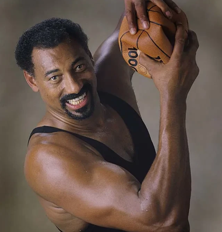NBA历史上常规赛单赛季拿到2800分的六位大神！一，张伯伦，曾连续4个赛季得