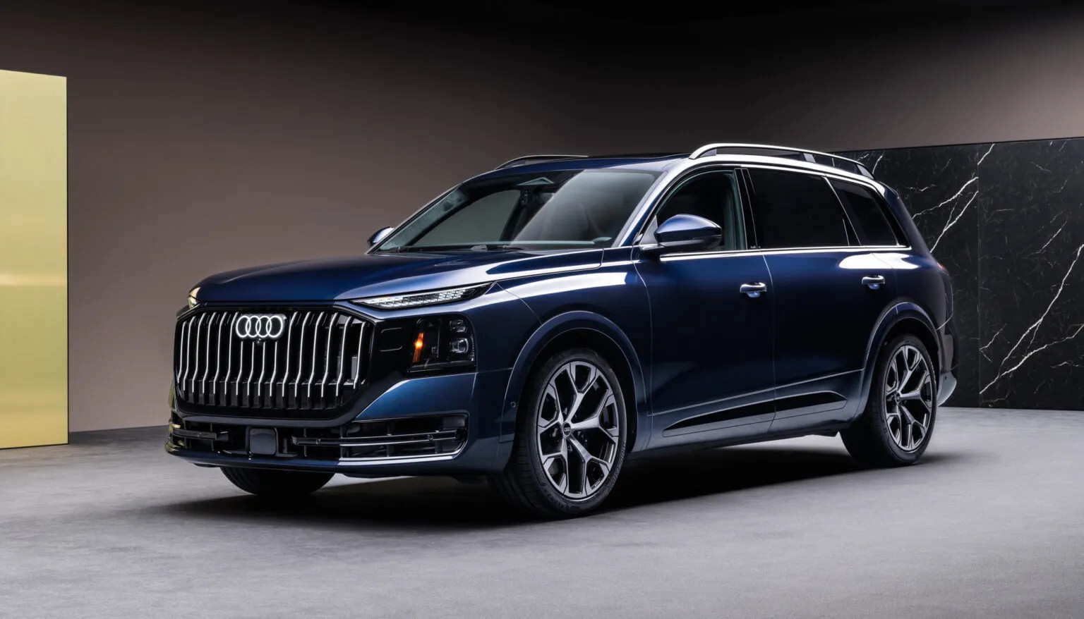 奥迪终于有了能和GLS 、X7正面竞争的车型来的属实太晚了，这一细分市...