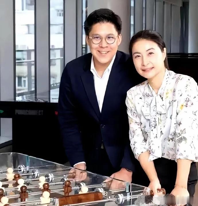 “跳水女神”郭晶晶的三个孩子，真是应了那句老话，儿子像妈，女儿随爸