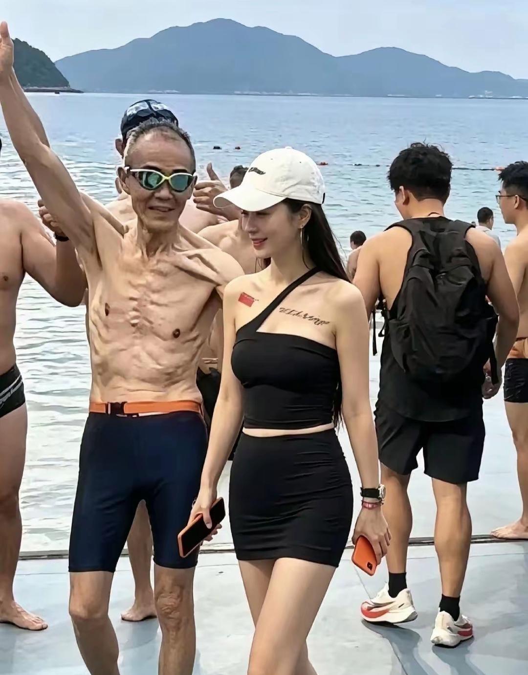 王总，快穿上衣服吧，小心感冒。