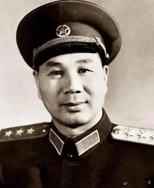 他是开国上将。14岁参加革命，20岁任红军2师4团政委，长征开路先锋，血战湘江、