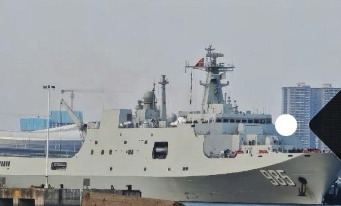 985祁连山舰也完成了和986四明山舰一样的改造，加装激光近防武器。不过98