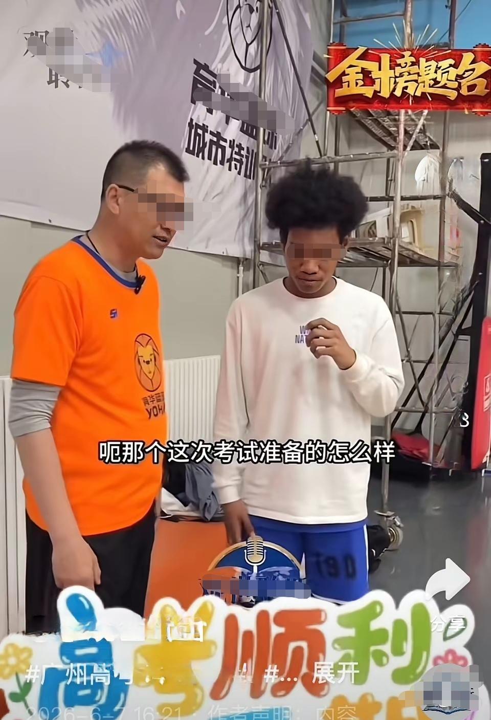无论正规媒体，还是个人媒体，一定要有社会责任感，你们博取留流选择的切入点，