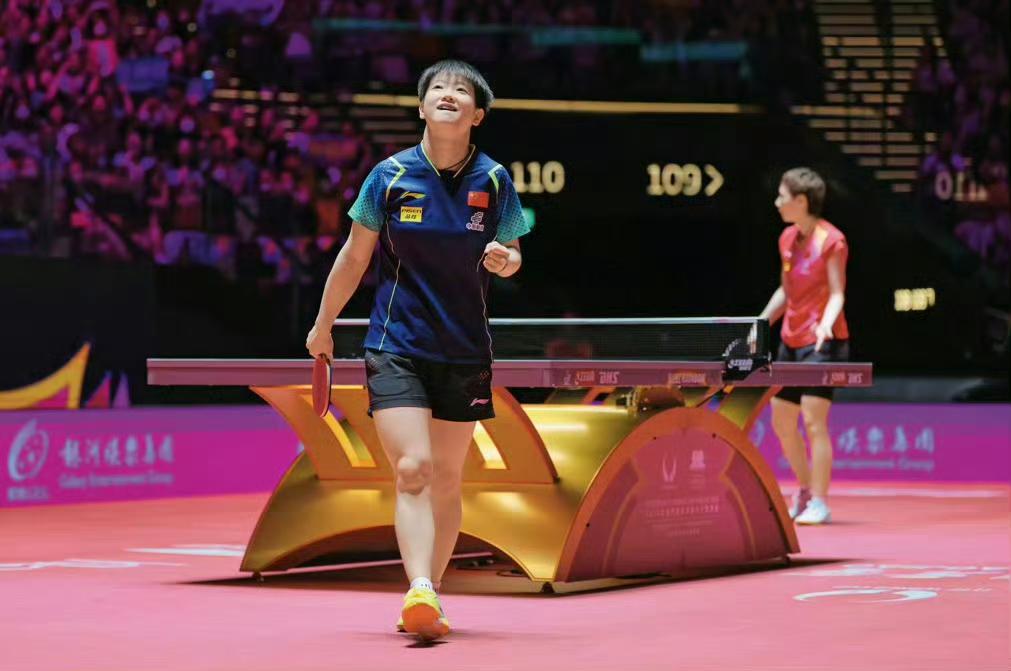 神仙同框！孙颖莎王曼昱2026双冠合照刷屏，“你憔悴我替你明媚”太好磕20