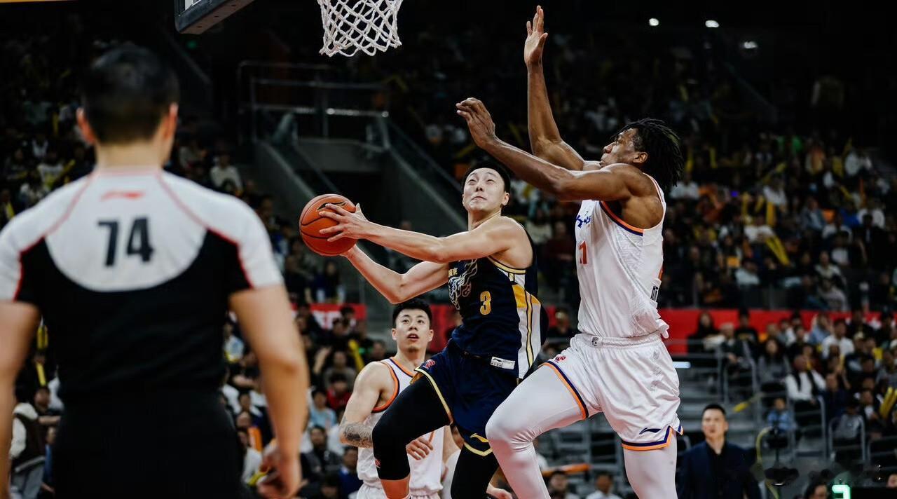 2月6日广东宏远再战上海久事，缺少徐杰，胡明轩和焦泊乔更加难了！CBA俱乐部杯