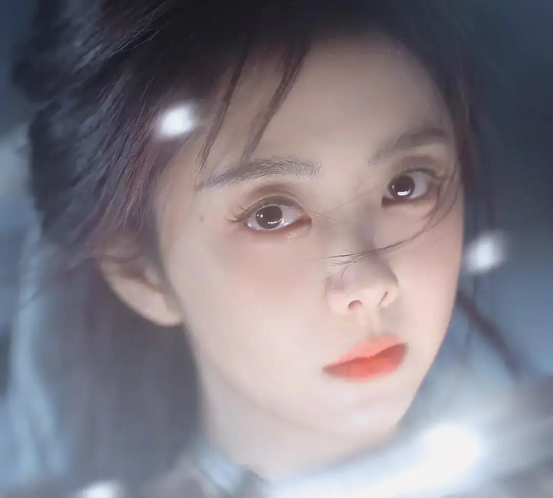 35岁娃娃脸首演仙侠女主，她凭什么？横店凌晨三点，谭松韵吊在十米高空转体三