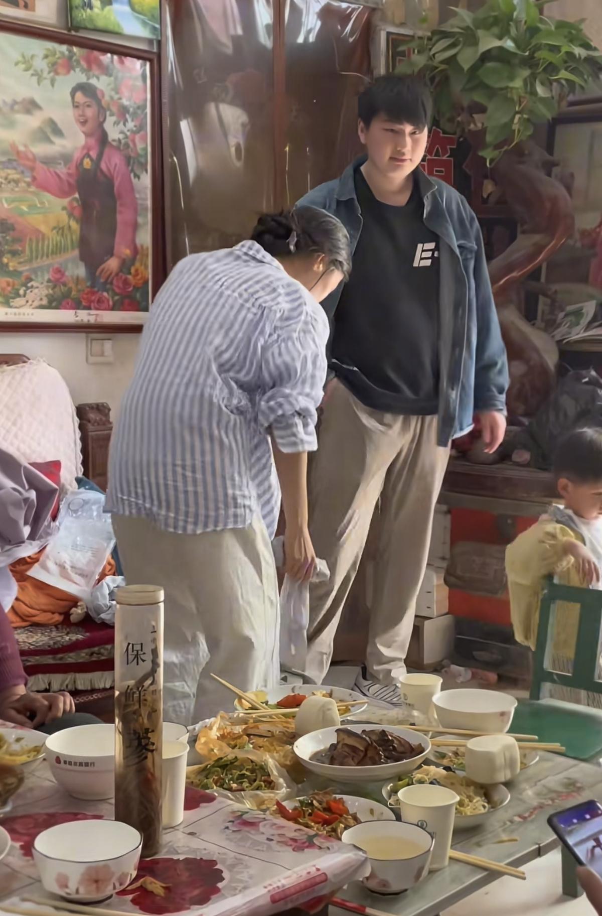 陈萌很幸福了！老公一直在身边有钱，又不用上班，这生活多爽啊。有些人还在那较