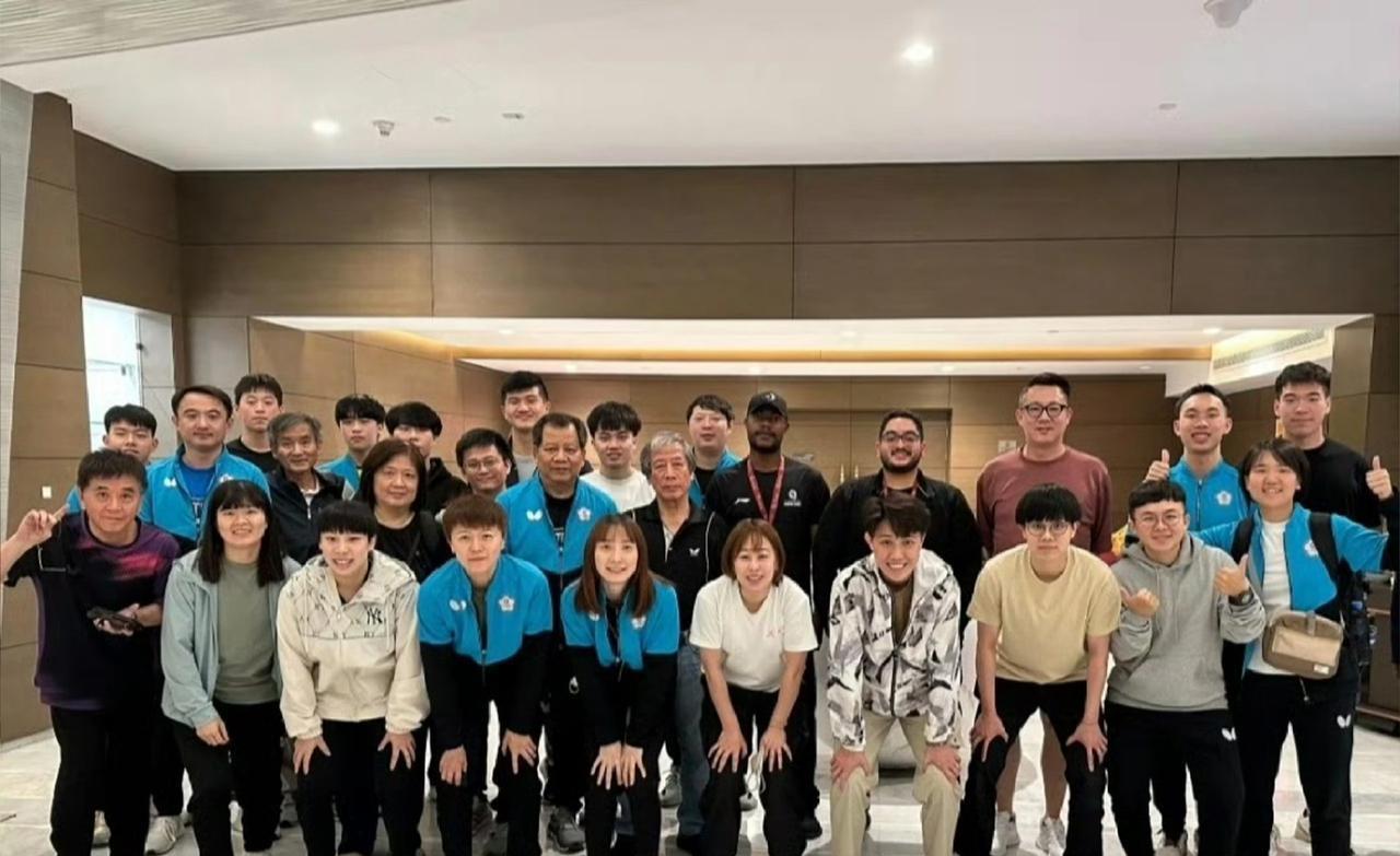 林昀儒平安返程机场大合照曝光5月26日，林昀儒，高承睿平安返程，机场大合照