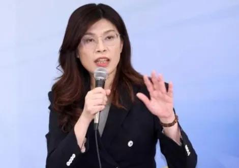 郑丽文传来新的消息！8月23日，国民党主席郑丽文发文表示，今天是823炮战