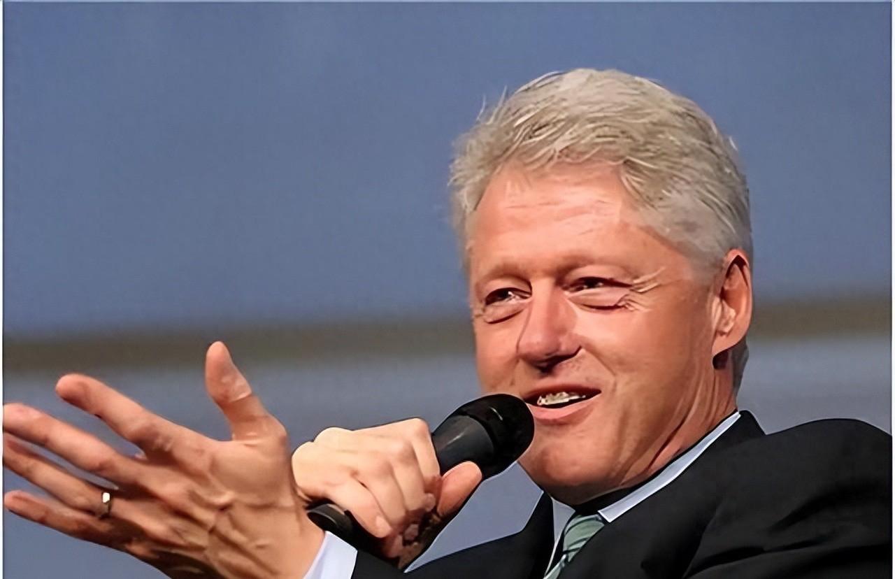 克林顿后悔了，两件大事看走眼了，后来发生了什么。2023年4月，克林顿在接受采