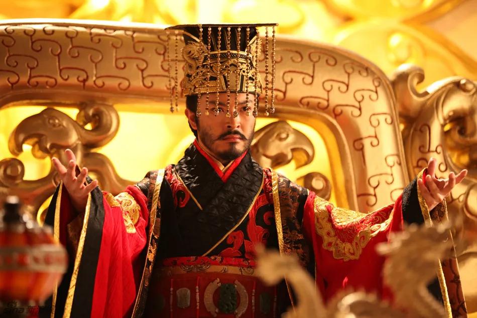 公元605年到610年之间，隋炀帝杨广陆续把中国南北的几段水系连通，修成了一条贯