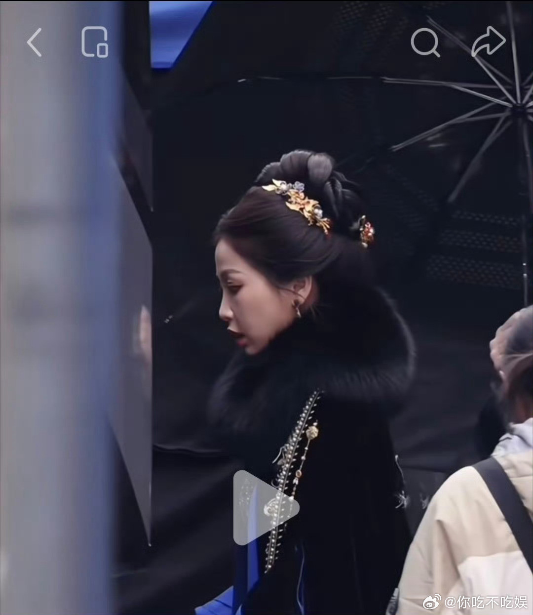 看来虞书欣也该减减肥了，这侧颜差距真的要不要这么大