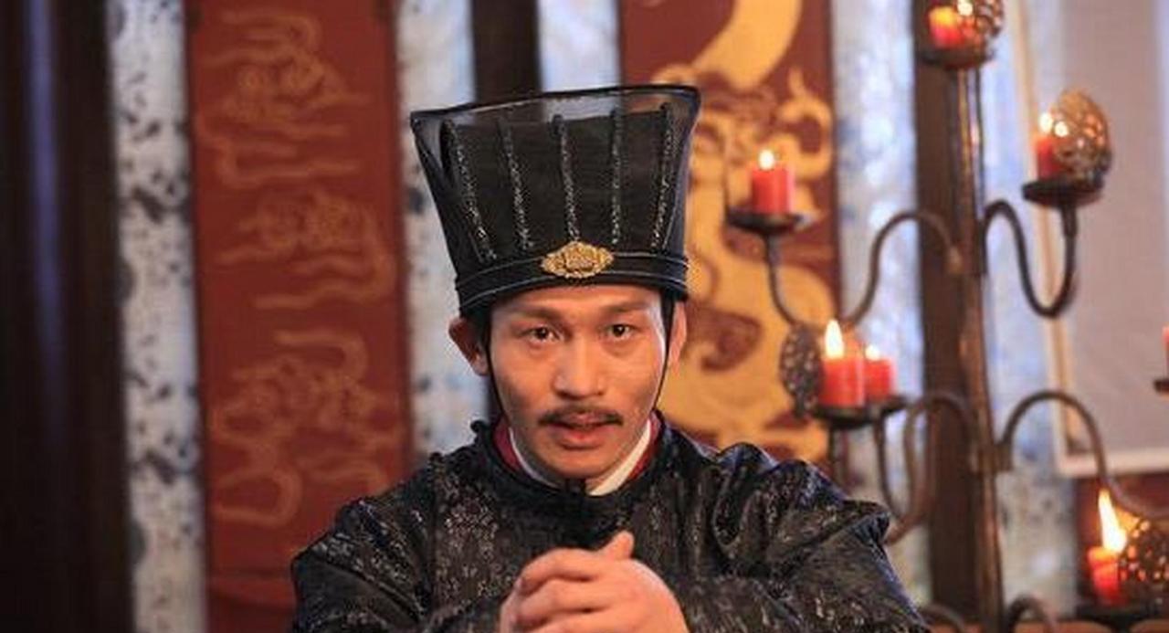 宰相李义府巡察大理寺，突然看到一个绝美丰腴的女囚，李义府不由两眼放光，心如猫抓，