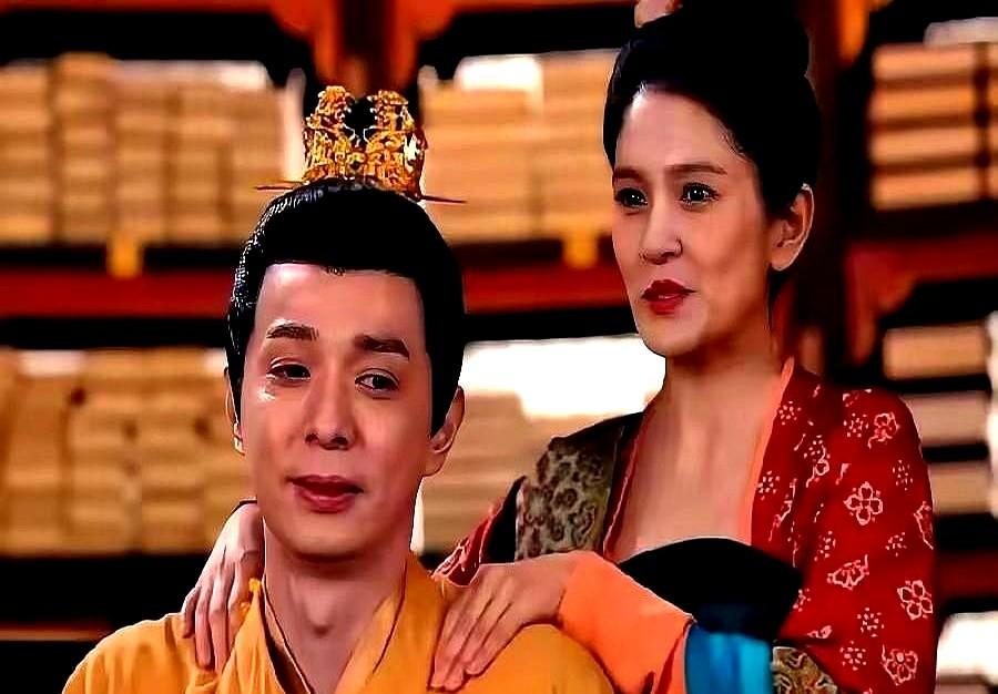 我真的，一口气没上来。看《唐朝诡事录3》，皇帝和宫女阿茵站在一起，明明都是37