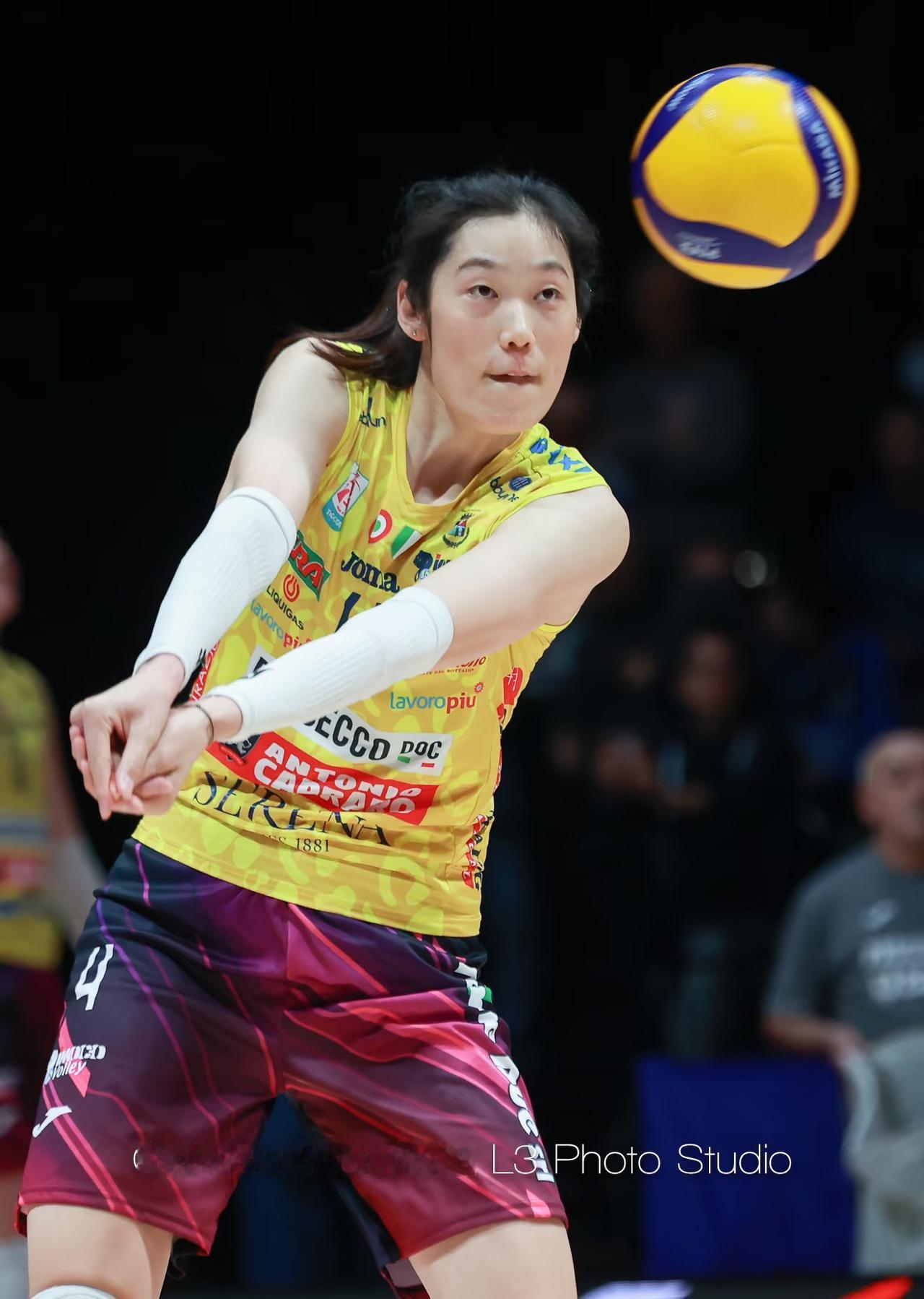 以后坚决不看朱婷的比赛了！不是打的不好，而是她实在莫名其妙。​以前看朱婷