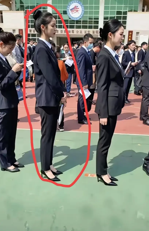 考公现场，我敢说她肯定上岸～