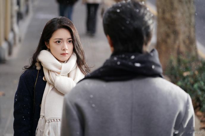 赵今麦美人嗔怒赵今麦美人嗔怒简直就是看的太迷人了吧，飘雪皱眉这一幕真的是戳中