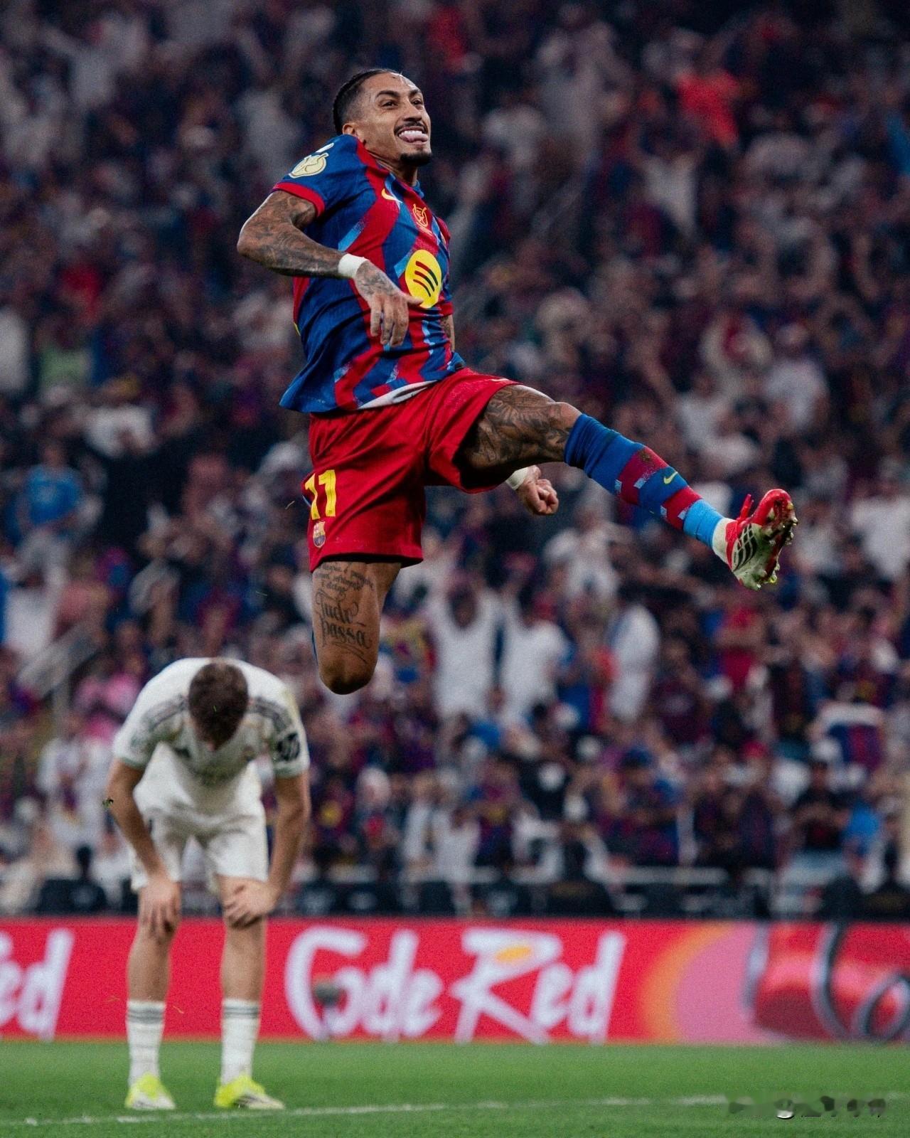 巴萨新一代战神，拉菲尼亚12次对阵皇马参与10粒进球!在巴萨与皇马的西班牙超