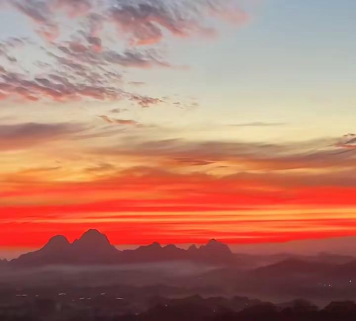 电力、算力和存储力，才是支撑未来科技的核心，相关板块和个股值得关注。人工智能的核