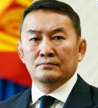 “如果中国不开放领空，我们就请美军驻军。”蒙古网友这句硬话，乍一听像手握千军万马