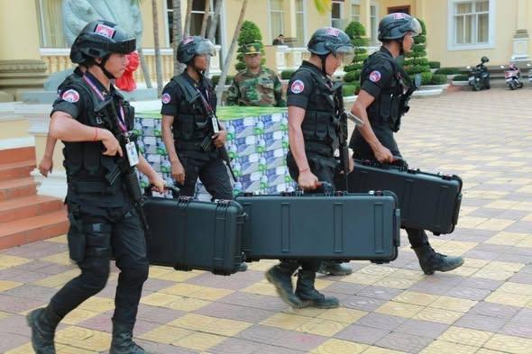 当地时间2025年12月27日，就在柬埔寨与泰国停战前，柬埔寨武装部队最为精锐的